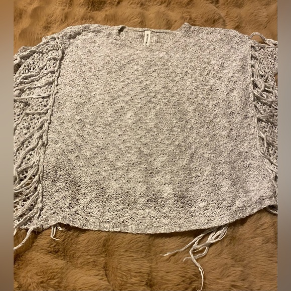 Bethany Mota Fringe
Trimmed Gray Marl
Short Sleeve Boho Sweater - Picture 4 of 5